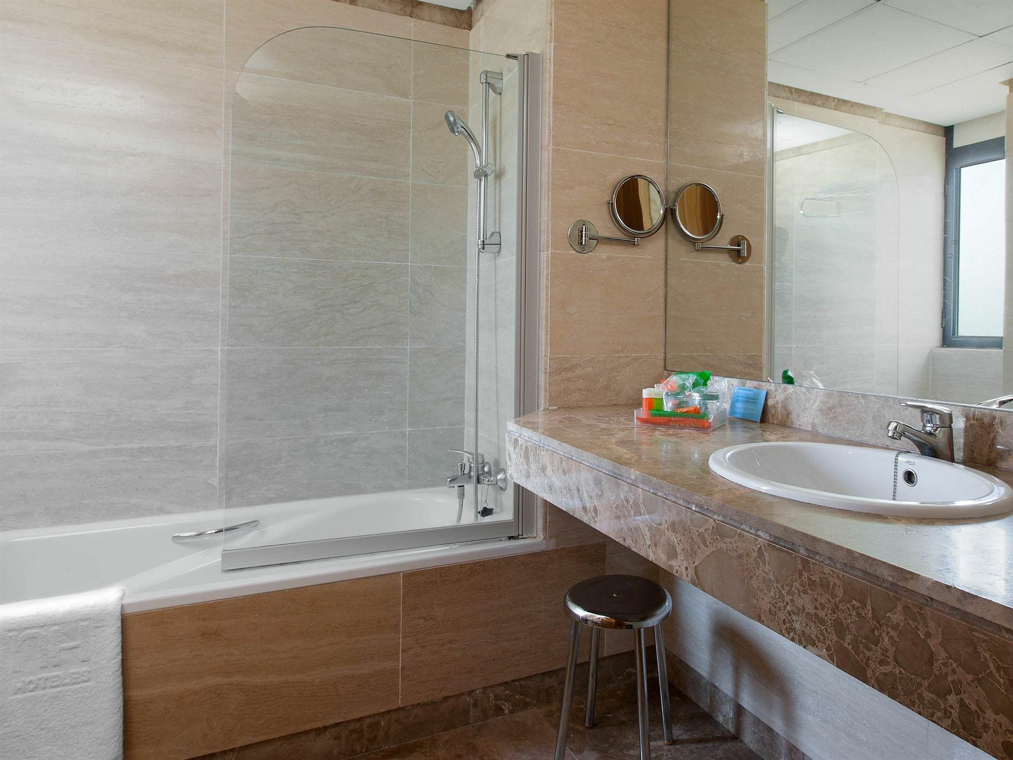 Apartamentos Th La Florida Madrid Exterior photo